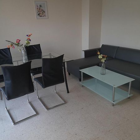 Appartement F3 Avec Balcon Perpignano Esterno foto