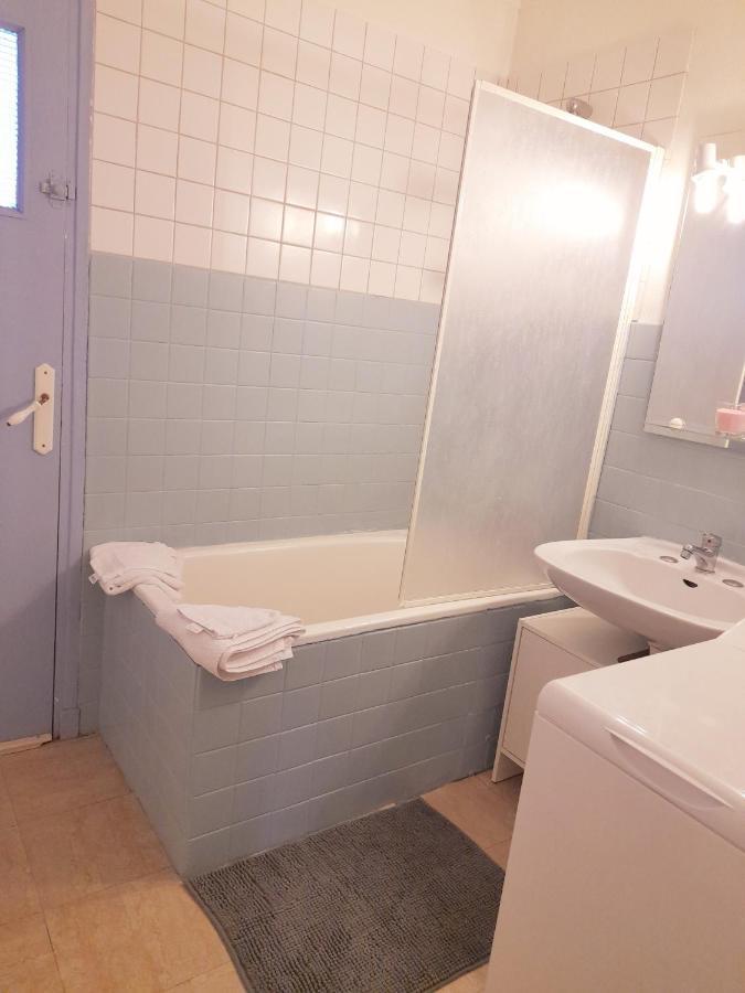 Appartement F3 Avec Balcon Perpignano Esterno foto