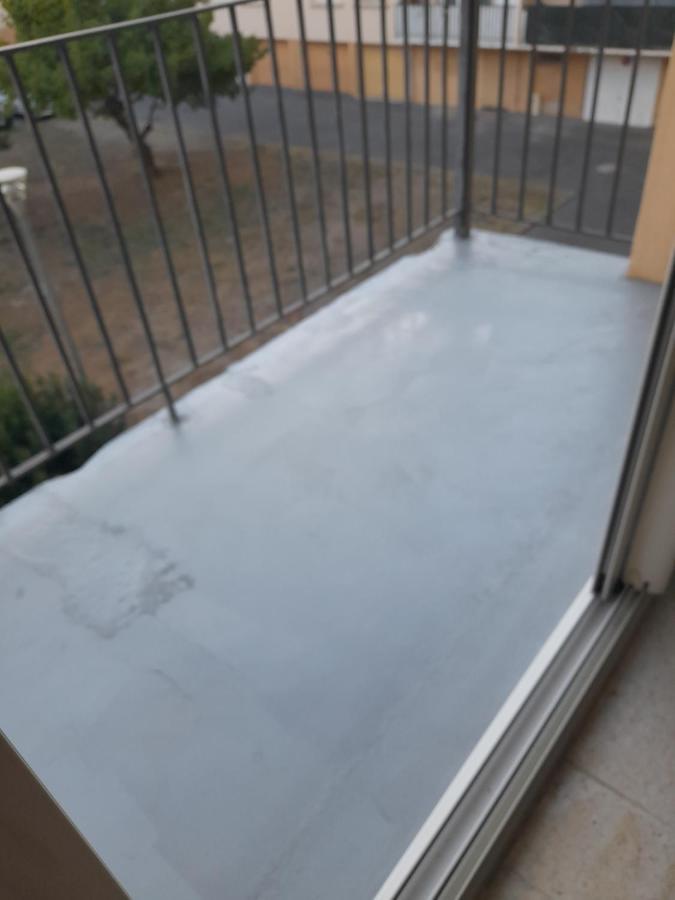 Appartement F3 Avec Balcon Perpignano Esterno foto