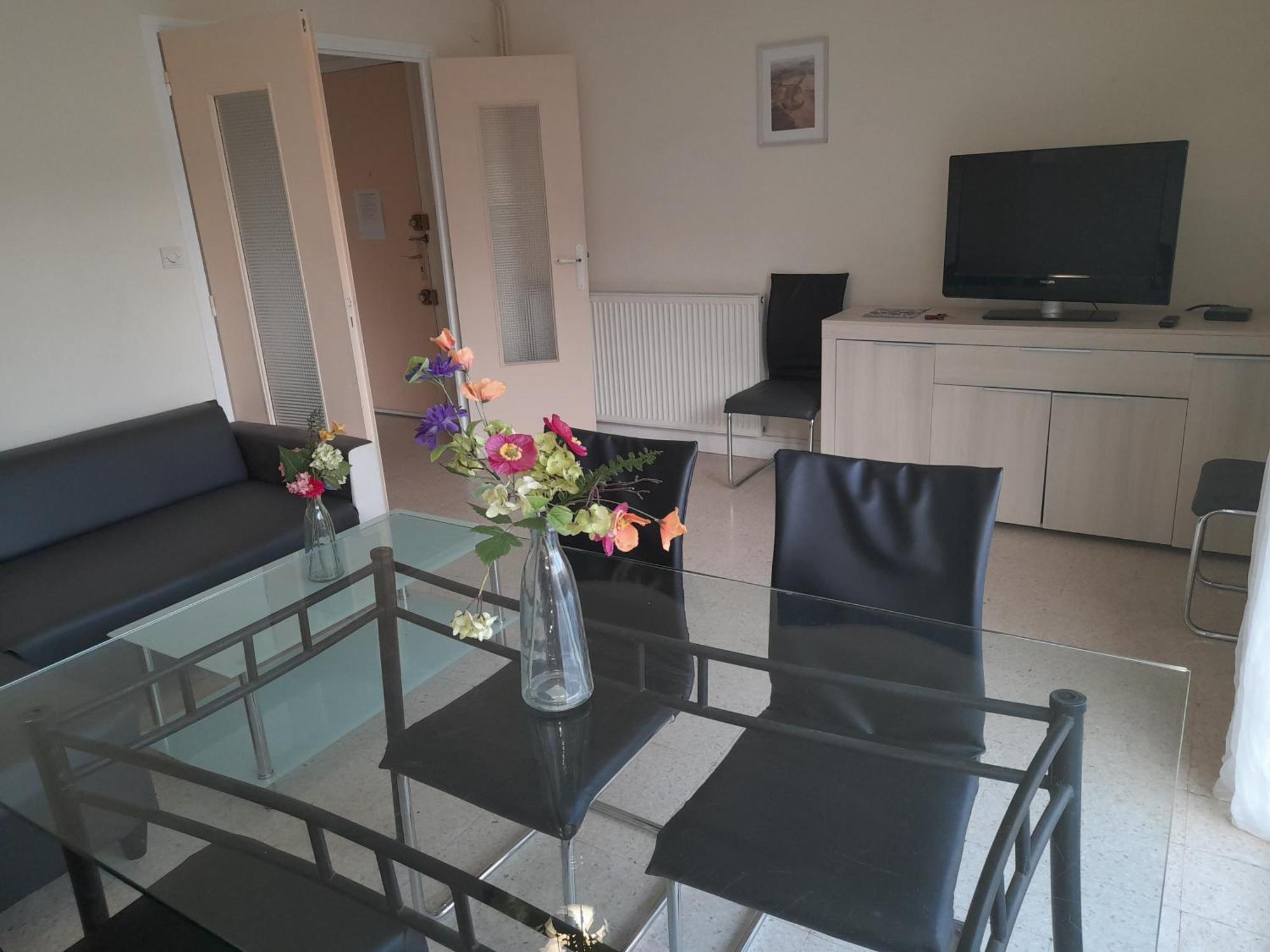 Appartement F3 Avec Balcon Perpignano Esterno foto